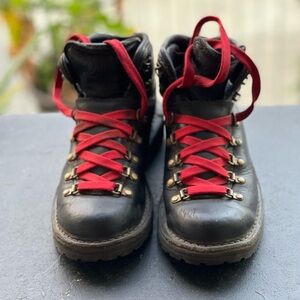 Danner Women’s Mountain Light Boots